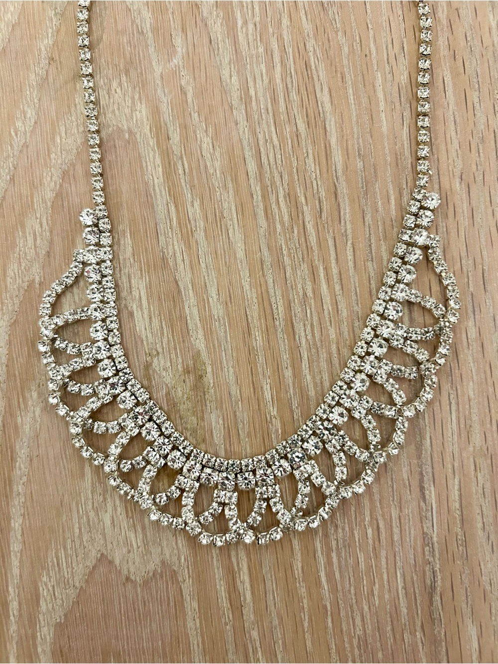 Rhinestone Scalloped Statement Necklace in Silver Tone